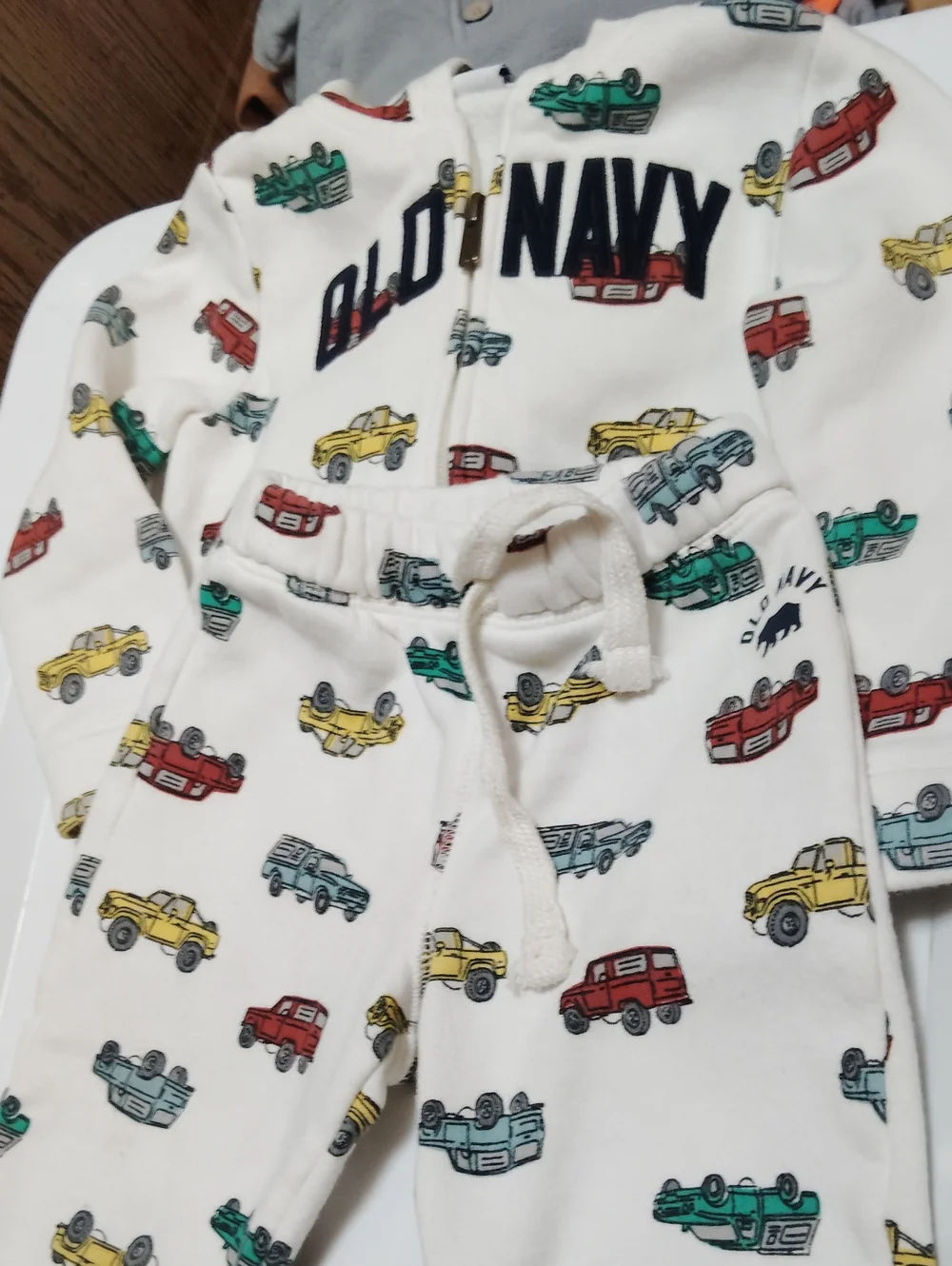 Old Navy White Hoodie and Pants Set with Red, Yellow, Green and Blue Cars